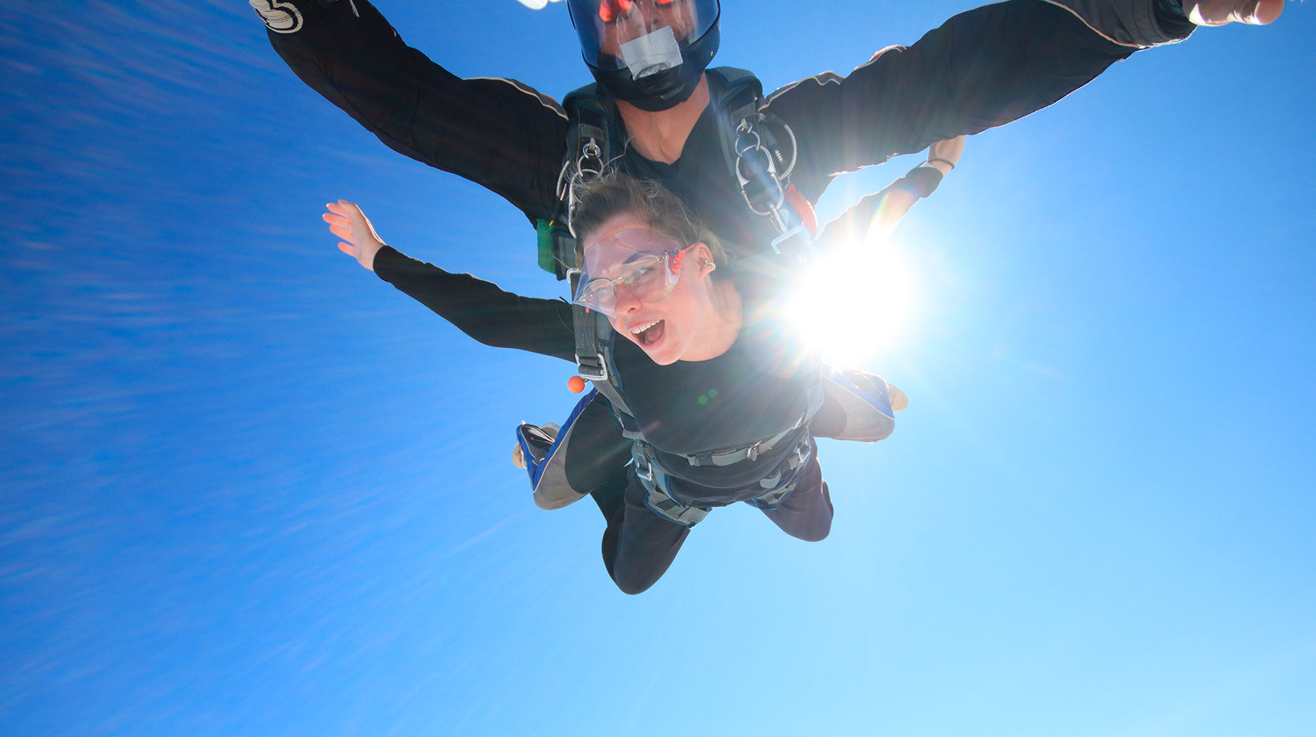 10-choses-a-savoir-avant-de-sauter-en-parachute